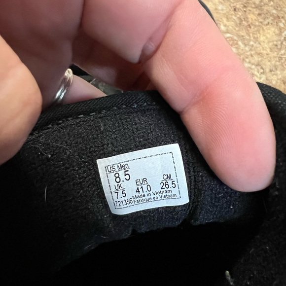 Men’s High Top, All Black Vans, size 8.5 - Picture 3 of 3